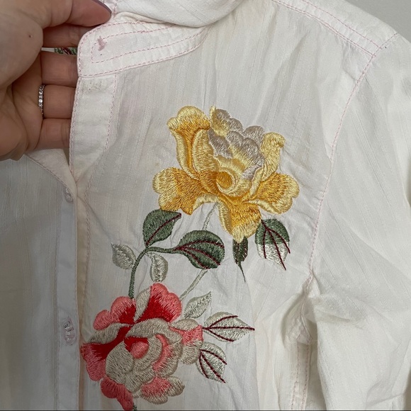Johnny Was Button embroidered Blouse - Picture 9 of 9